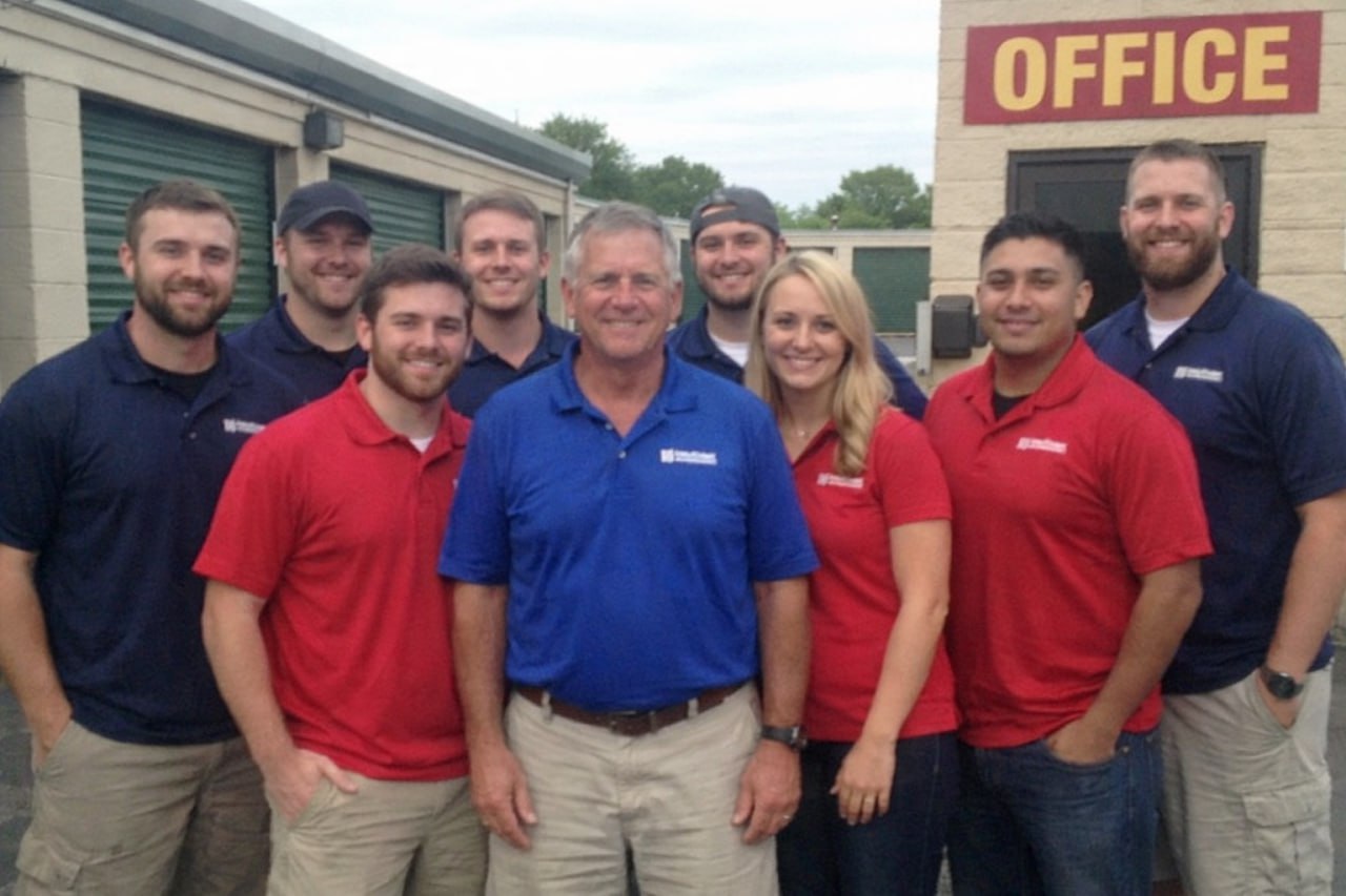 Water damage restoration professionals in Miami Gardens, FL